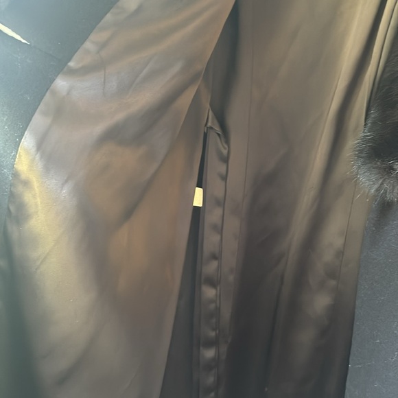 A trigere coat 100% wool with genuine fur trim 2 pockets - Picture 7 of 10